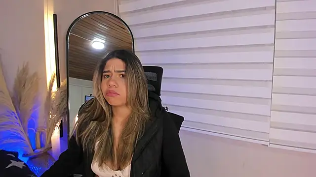 Snapshot of Rachell_criss chatting on October 2025 03:58:02 AM Rachell criss online show from October 2025 03:58:02 AM