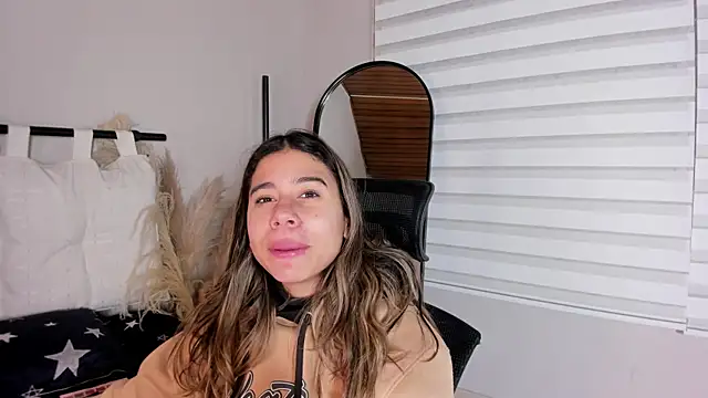 Snapshot of Rachell_criss chatting on November 2025 04:13:02 AM Rachell criss online show from November 2025 04:13:02 AM