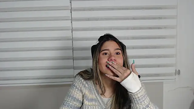 Snapshot of Rachell_criss chatting on November 2025 03:50:01 AM Rachell criss online show from November 2025 03:50:01 AM