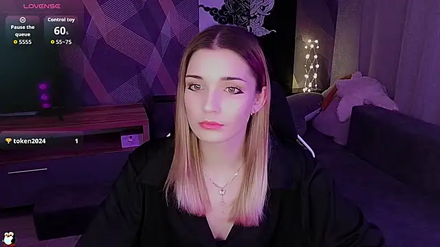 Sandy Belle online show from November 2025 05:25:01 PM