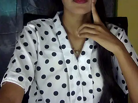 zara Khan0 online show from November 2025 02:32:01 AM