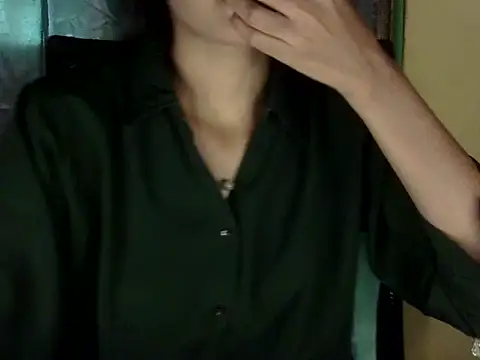 zara Khan0 online show from November 2025 05:01:02 AM