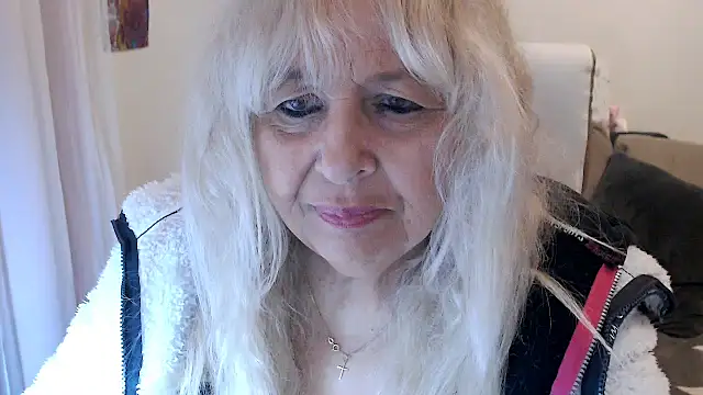 Snapshot of SusiLifeXXX chatting on October 2025 06:31:02 PM SusiLifeXXX online show from October 2025 06:31:02 PM