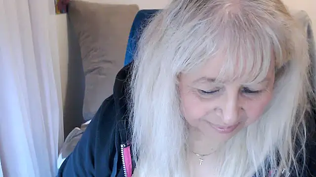 Snapshot of SusiLifeXXX chatting on November 2025 08:20:02 PM SusiLifeXXX online show from November 2025 08:20:02 PM