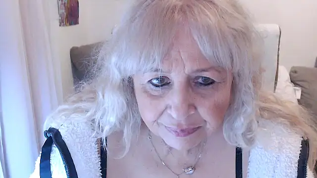 Snapshot of SusiLifeXXX chatting on December 2025 08:25:01 PM SusiLifeXXX online show from December 2025 08:25:01 PM