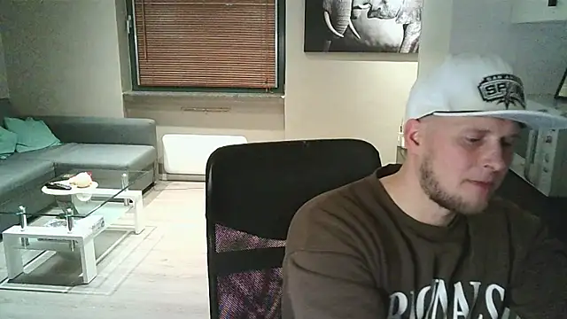 Dartanjanas13 online show from November 2025 10:32:02 PM