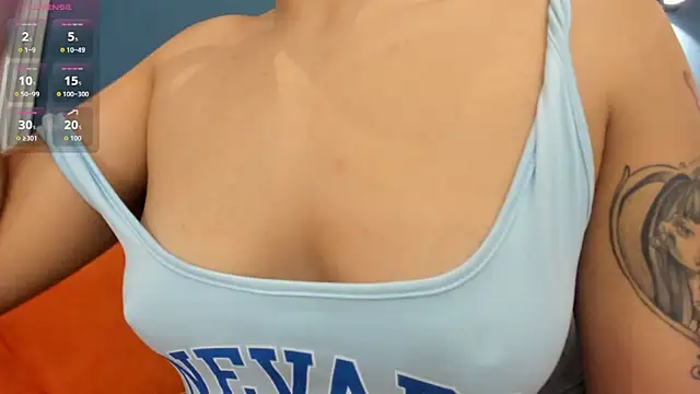 Snapshot of MartinaBlakees chatting on December 2025 12:47:02 PM MartinaBlakees online show from December 2025 12:47:02 PM