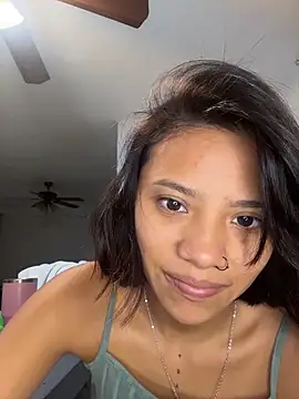 Snapshot of Nia_Desire chatting on June 2026 07:06:02 AM Nia Desire online show from June 2026 07:06:02 AM