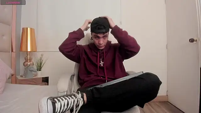 dark sun302 online show from November 2025 08:58:01 PM