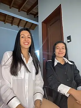 Snapshot of Saloriz_Col chatting on December 2025 02:04:01 PM Saloriz Col online show from December 2025 02:04:01 PM