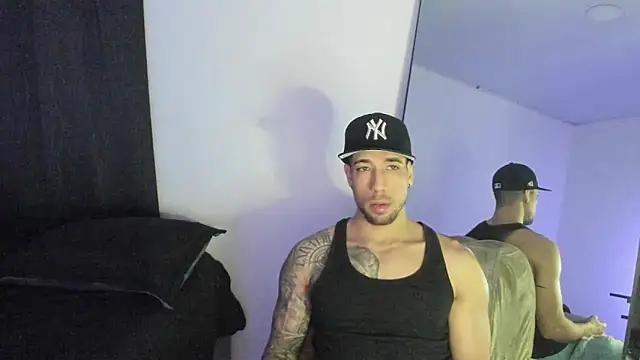 ThiagoLugo online show from November 2025 04:33:02 AM