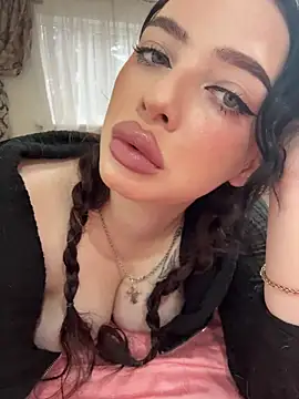 Hannah xBaby online show from November 2025 08:38:01 AM