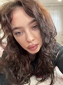 Hannah xBaby online show from December 2025 11:06:01 AM