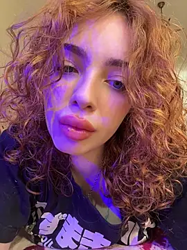 Snapshot of Hannah_xBaby chatting on May 2026 06:18:01 AM Hannah xBaby online show from May 2026 06:18:01 AM