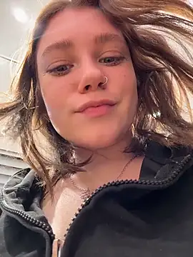 lucy-joy online show from March 2026 11:38:01 AM