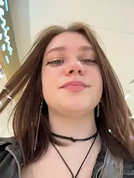 lucy-joy online show from April 2026 09:18:01 AM