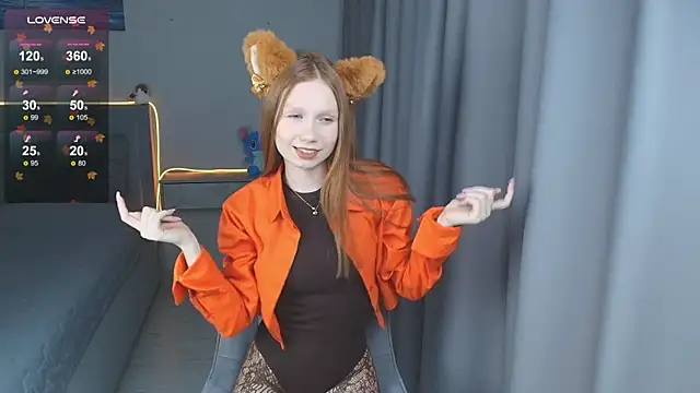 FoxyMira online show from November 2025 01:11:01 PM