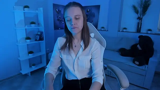 AlicePill online show from November 2025 03:05:02 AM