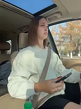 DollyTall online show from October 2025 07:31:01 AM