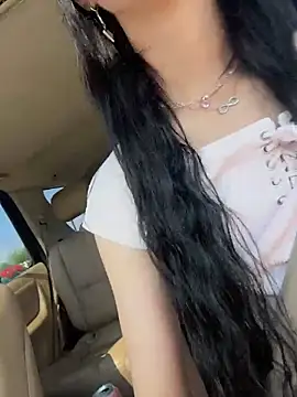 Snapshot of DollyTall chatting on June 2026 05:19:02 AM DollyTall online show from June 2026 05:19:02 AM
