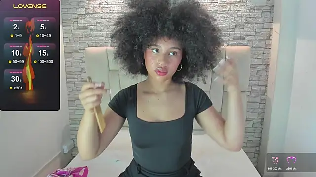 Snapshot of Celesste_doll chatting on November 2025 12:05:01 PM Celesste doll online show from November 2025 12:05:01 PM