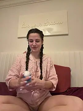 heyitsmadig online show from March 2026 11:50:02 AM