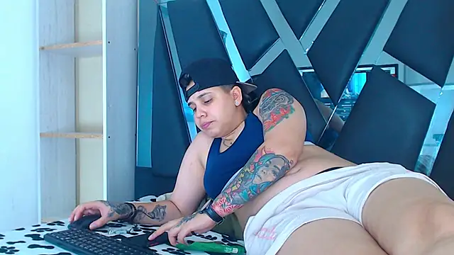 Snapshot of karla_sexy21 chatting on November 2025 05:20:01 AM karla sexy21 online show from November 2025 05:20:01 AM