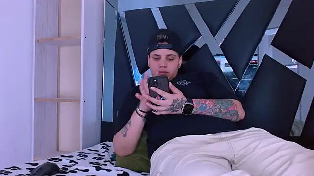 Snapshot of karla_sexy21 chatting on November 2025 01:24:01 PM karla sexy21 online show from November 2025 01:24:01 PM