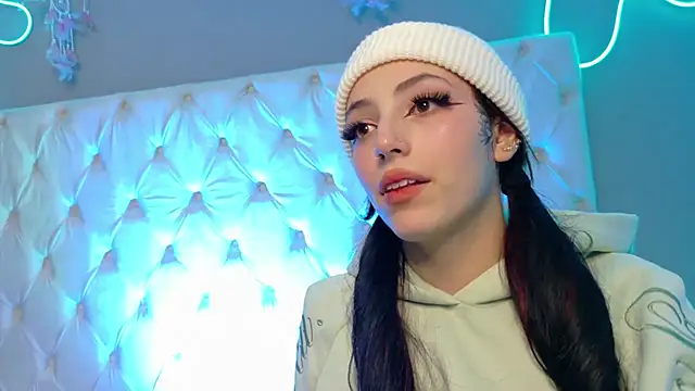 Snapshot of Megan__cole1 chatting on November 2025 03:39:01 AM Megan cole1 online show from November 2025 03:39:01 AM