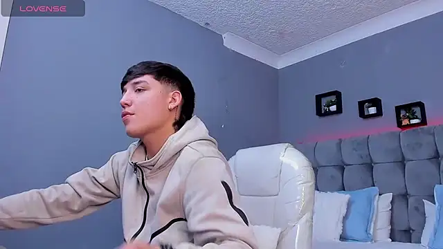 Ares di martin online show from November 2025 04:56:01 AM