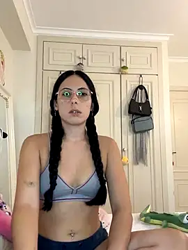 very licious online show from September 2025 06:19:01 PM