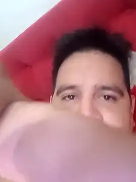 reguetones92 online show from December 2025 05:33:02 PM