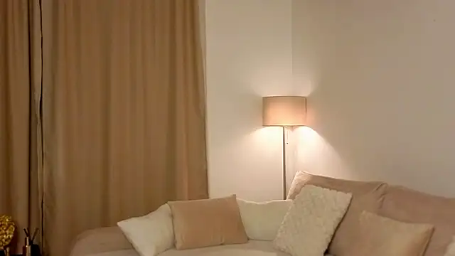 Snapshot of aerisblue chatting on November 2025 06:31:02 PM aerisblue online show from November 2025 06:31:02 PM