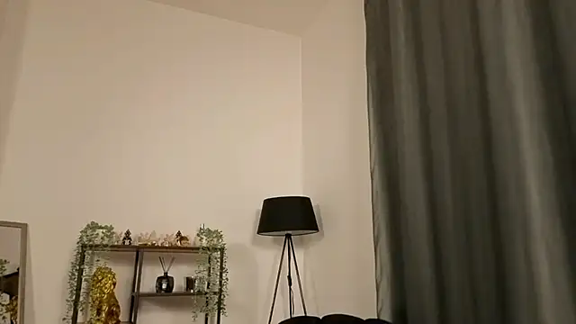 Snapshot of aerisblue chatting on November 2025 07:14:01 PM aerisblue online show from November 2025 07:14:01 PM