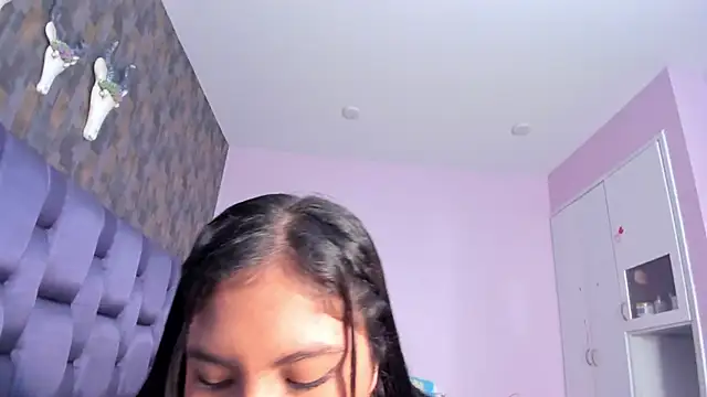 Snapshot of VeraBlazze chatting on September 2025 12:05:01 PM VeraBlazze online show from September 2025 12:05:01 PM