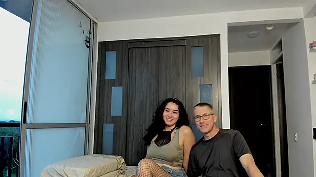 Snapshot of Vivi_Jacko chatting on October 2025 10:43:02 PM Vivi Jacko online show from October 2025 10:43:02 PM