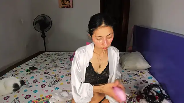 Anais lux online show from March 2026 12:04:01 AM