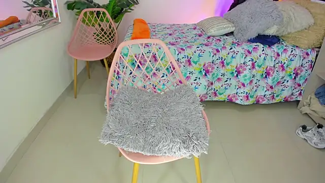 LusyKitty online show from October 2025 04:00:01 PM