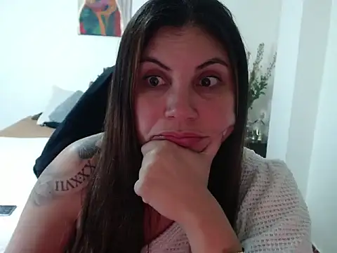 Secret Bella online show from October 2025 11:42:02 AM