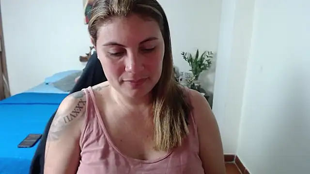 Secret Bella online show from November 2025 11:25:02 AM