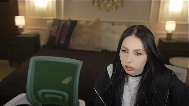 VivianSweet  online show from April 2026 10:32:01 AM