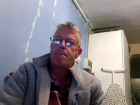 hefin18 online show from April 2026 09:49:02 PM