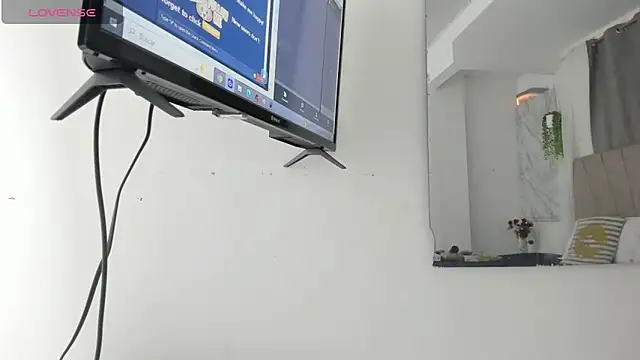 Lady miss    online show from February 2026 12:11:01 PM