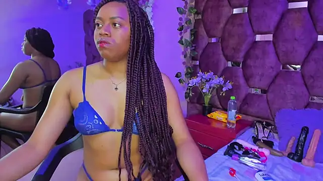 Thiana Taylor online show from November 2025 07:56:01 PM