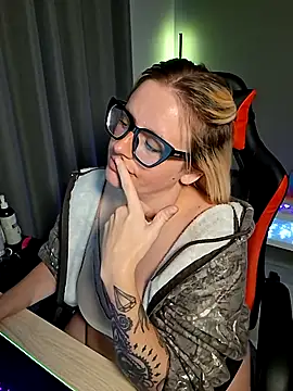 Snapshot of Charlies_world chatting on September 2025 07:24:02 PM Charlies world online show from September 2025 07:24:02 PM