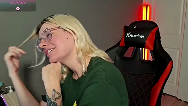 Snapshot of Charlies_world chatting on September 2025 05:37:01 PM Charlies world online show from September 2025 05:37:01 PM