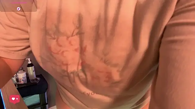 Snapshot of Charlies_world chatting on December 2025 06:04:01 PM Charlies world online show from December 2025 06:04:01 PM