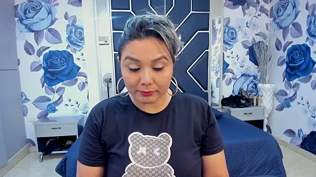 LatinaHoleQueen online show from September 2025 02:19:01 PM