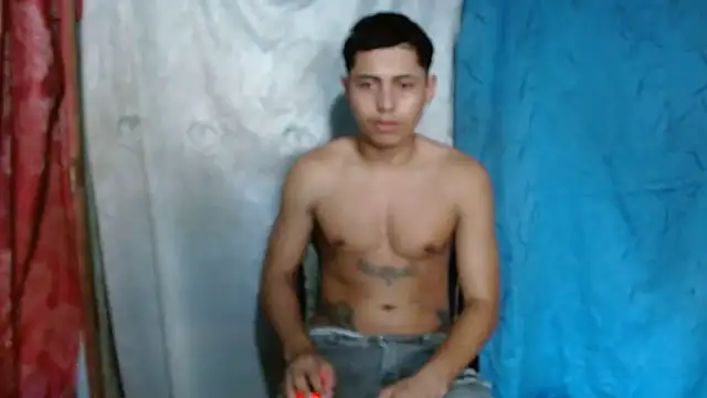 Snapshot of Lil_condor_bby1 chatting on October 2025 09:02:01 PM Lil condor bby1 online show from October 2025 09:02:01 PM