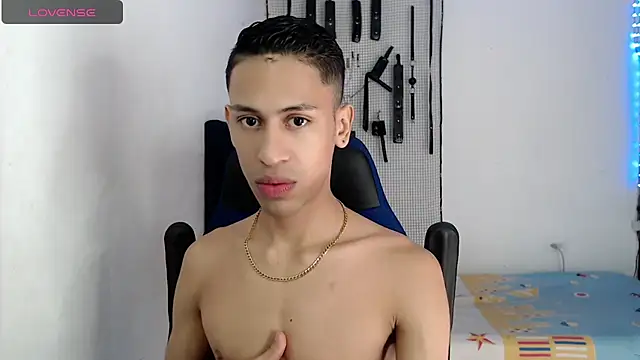 Snapshot of dylan_apol0 chatting on November 2025 04:44:02 AM dylan apol0 online show from November 2025 04:44:02 AM